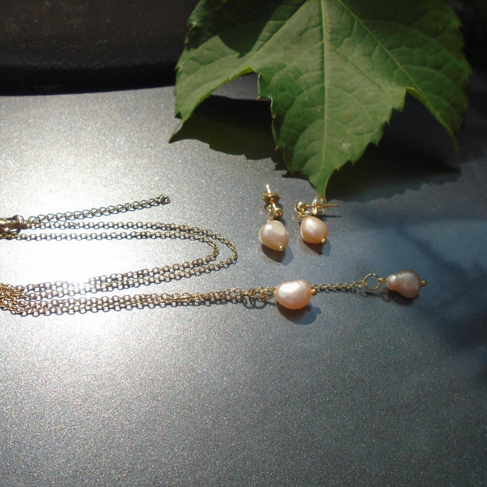 NWOT Double pearl dangle necklace & earring set real freshwater pearl Great Gift